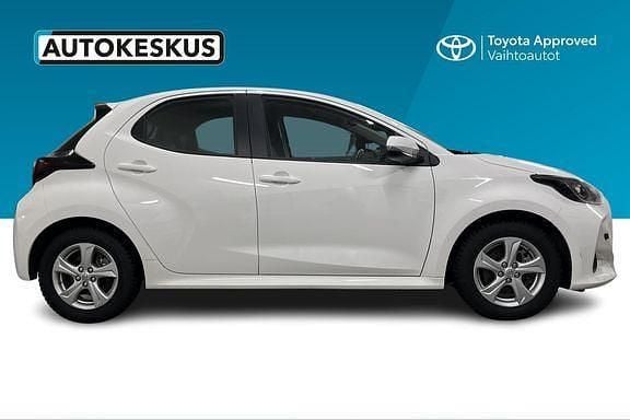 Käytetty Toyota Yaris Active 114 HP (83 kW) 2022 Valkoinen 040 Viistoperä