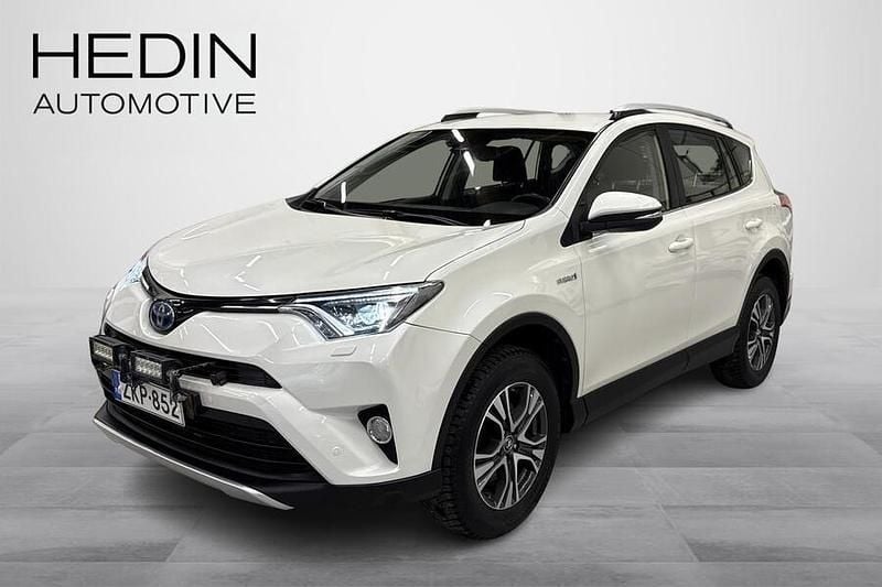Valkoinen Käytetty 2016 Toyota RAV4 Hybrid Active Katumaasturi | 17 890 € (Perustarjous) - Kuva 1/4