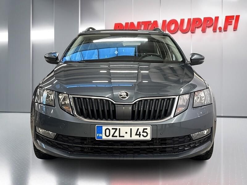 Käytetty Skoda Octavia Business Line 150 HP (110 kW) 2020 Harmaa Farmari