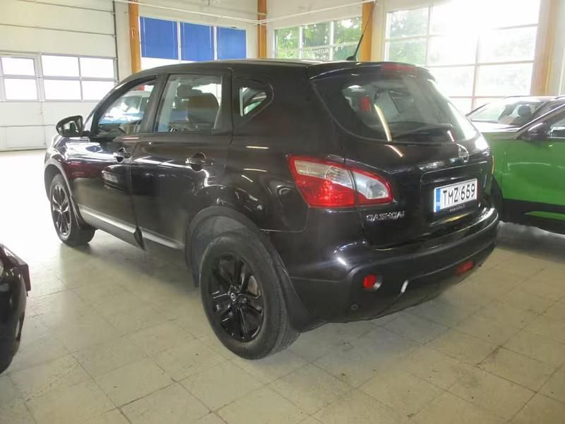 Käytetty Nissan Qashqai Acenta 114 HP (83 kW) 2011 Katumaasturi
