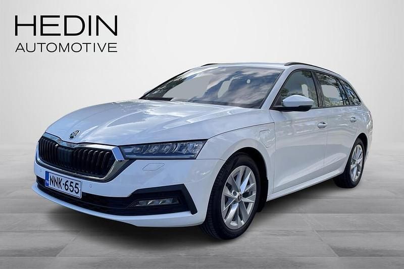 Valkoinen Käytetty 2023 Skoda Octavia Ambition Farmari | 25 890 € (Hyvä tarjous) - Kuva 1/4