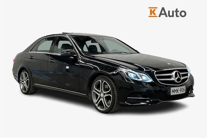 Käytetty Mercedes E200 Business 136 HP (100 kW) 2015 Sedan