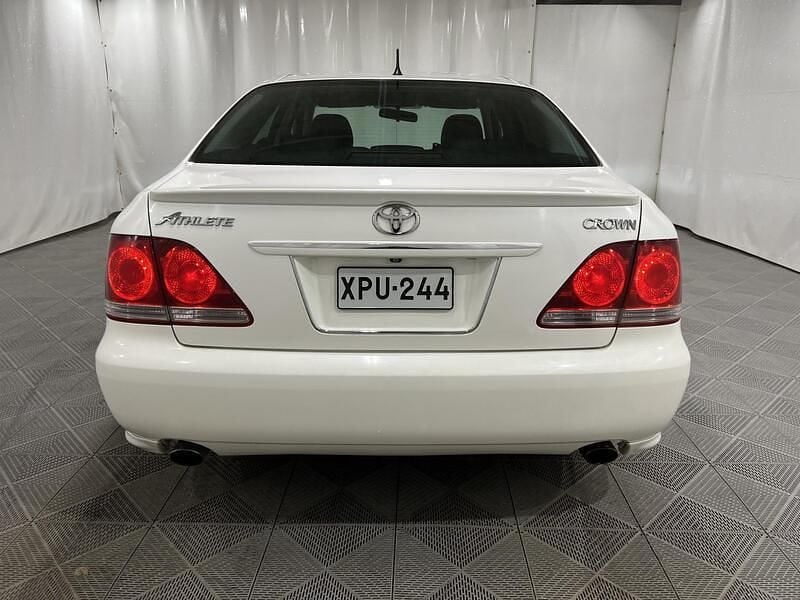 Käytetty Toyota Crown Edition 256 HP (188 kW) 2004 Sedan