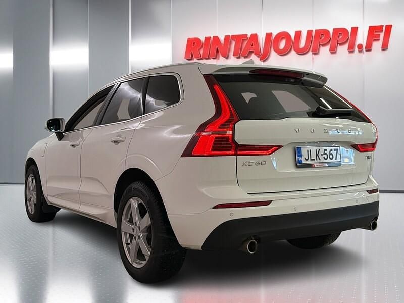 Käytetty Volvo XC60 Momentum 392 HP (288 kW) 2020 Katumaasturi