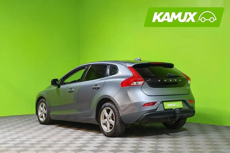 Käytetty Volvo V40 Business Edition 122 HP (89 kW) 2019 Hopea / harmaa Sedan