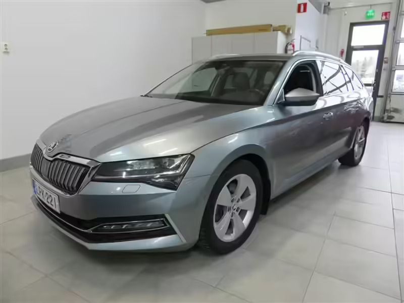 Harmaa Käytetty 2020 Skoda Superb Style Farmari | 20 500 € (Supertarjous) - Kuva 1/4