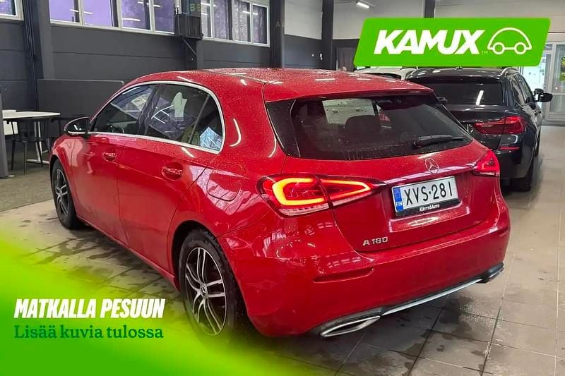 Käytetty Mercedes A180 Business 136 HP (100 kW) 2019 Punainen Sedan