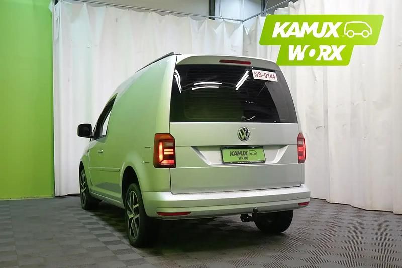 Käytetty VW Caddy 150 HP (110 kW) 2017 Hopea / harmaa Tila-auto
