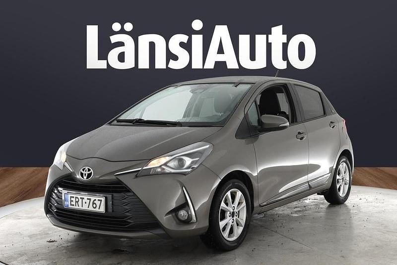 Harmaa Käytetty 2019 Toyota Yaris Multidrive S Viistoperä | 13 880 € (Perustarjous) - Kuva 1/1