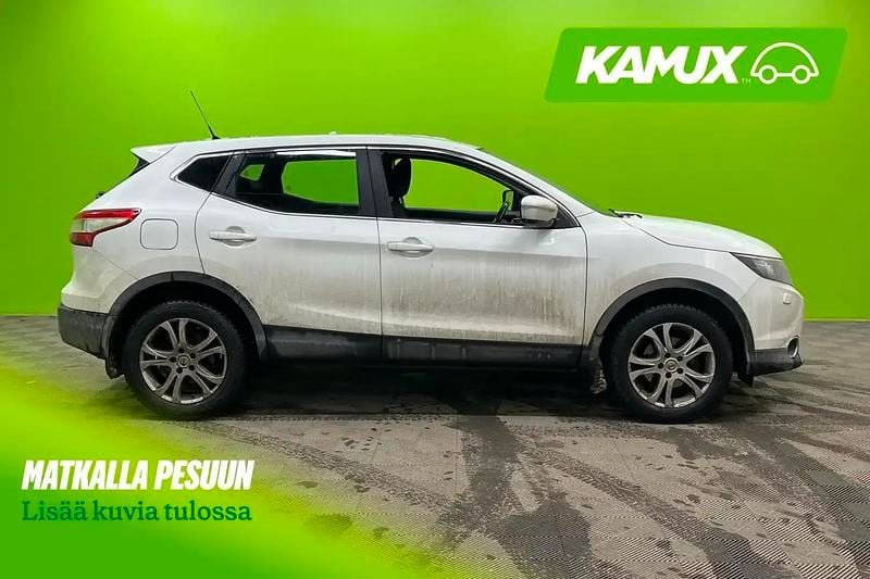 Käytetty Nissan Qashqai Acenta 116 HP (85 kW) 2014 Valkoinen Katumaasturi