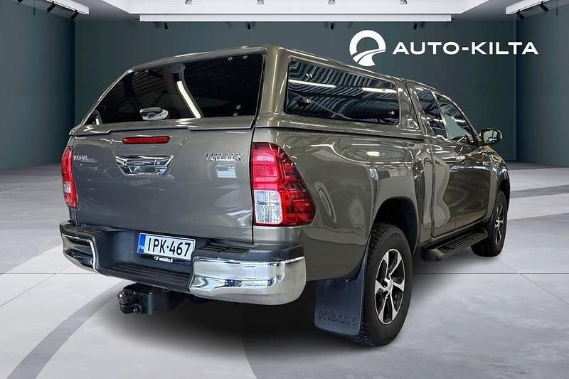 Käytetty Toyota HiLux Active 204 HP (150 kW) 2022 Ruskea (beige) Nouto