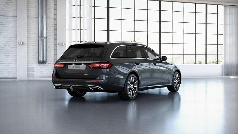 Käytetty Mercedes E300 Avantgarde 194 HP (142 kW) 2021 Farmari