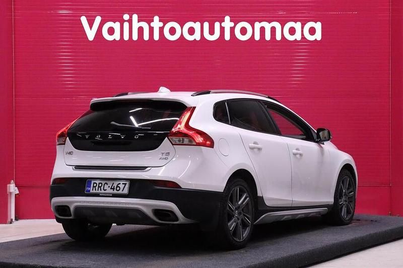 Käytetty Volvo V40 Summum 254 HP (186 kW) 2013 Viistoperä