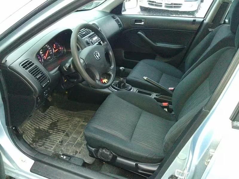 Käytetty Honda Civic ES 150 HP (110 kW) 2004 Turkoosi Sedan