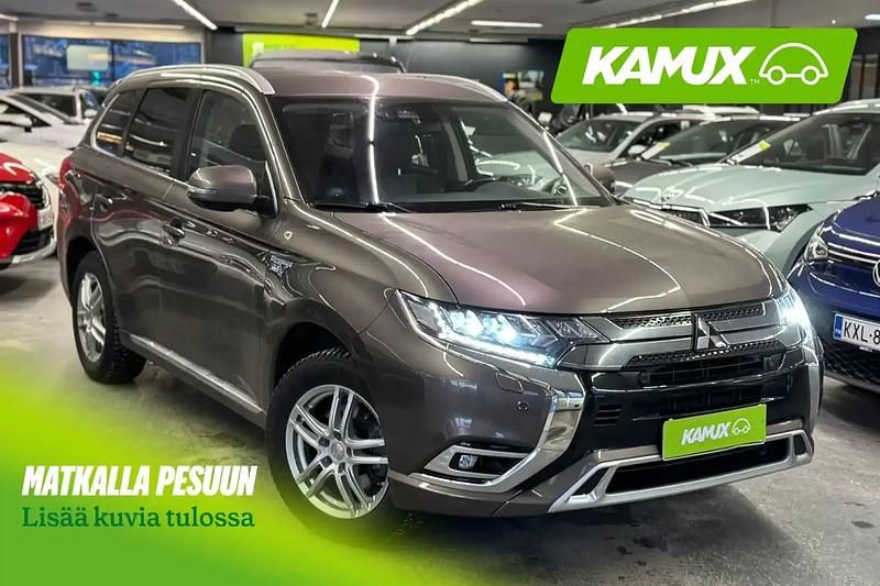 Käytetty Mitsubishi Outlander P-HEV Intense 135 HP (99 kW) 2019 Katumaasturi