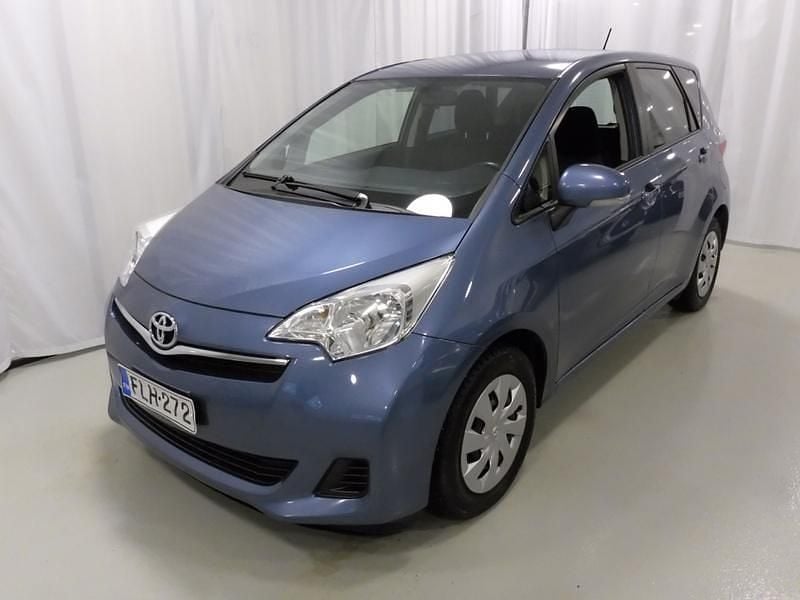 Sininen Käytetty 2014 Toyota Verso-S Multidrive S Tila-auto | 9 750 € (Hyvä tarjous) - Kuva 1/4