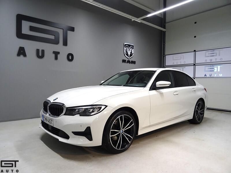 Käytetty 2019 BMW 320 Sedan | 28 900 € (Kallis) - Kuva 1/4