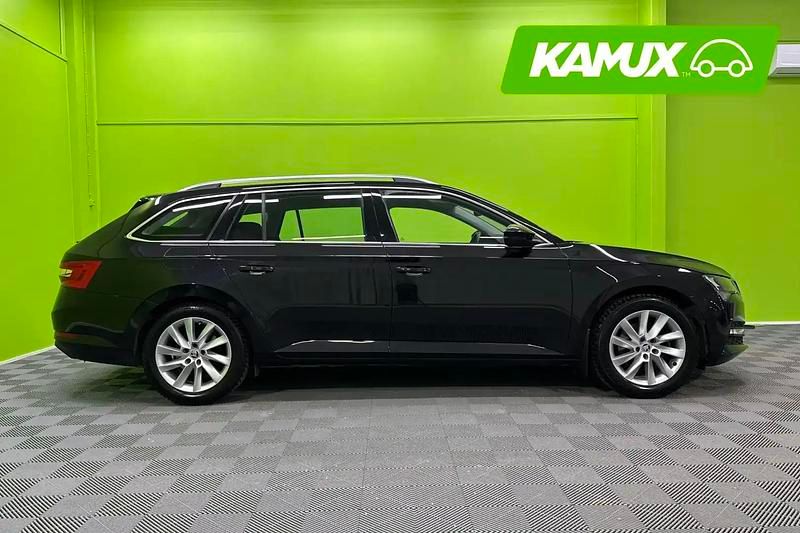 Käytetty Skoda Superb Business Line 150 HP (110 kW) 2023 Musta Farmari