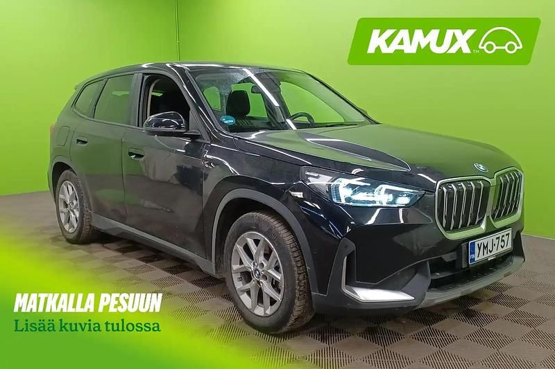 Käytetty BMW iX1 Comfort Edition 230 kW (313 HP) 2023 Musta Katumaasturi