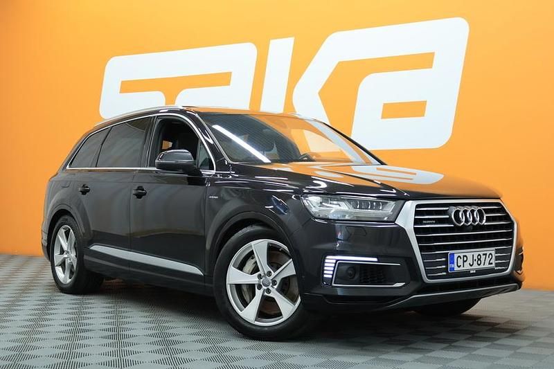 Käytetty Audi Q7 Business 258 HP (189 kW) 2017 Katumaasturi
