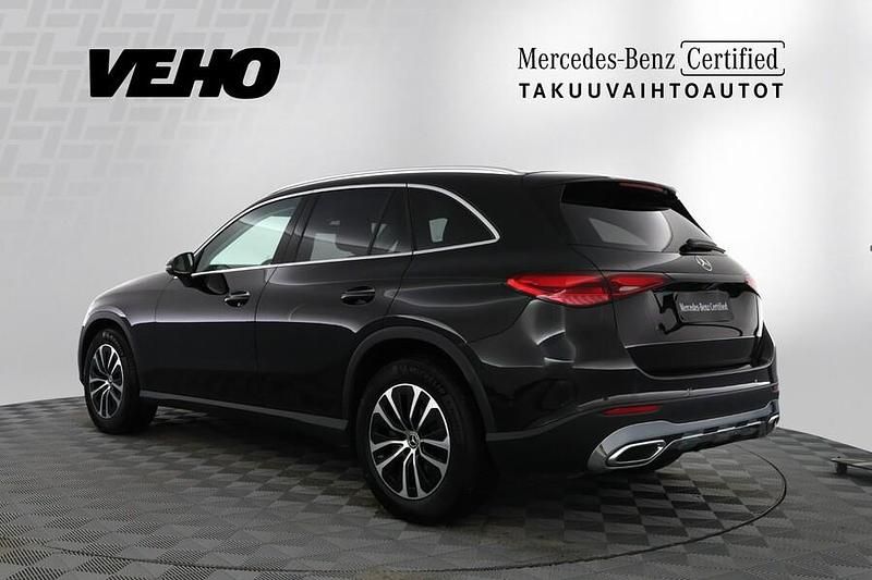 Käytetty Mercedes GLC220 Advanced Plus 197 HP (144 kW) 2023 Musta Katumaasturi