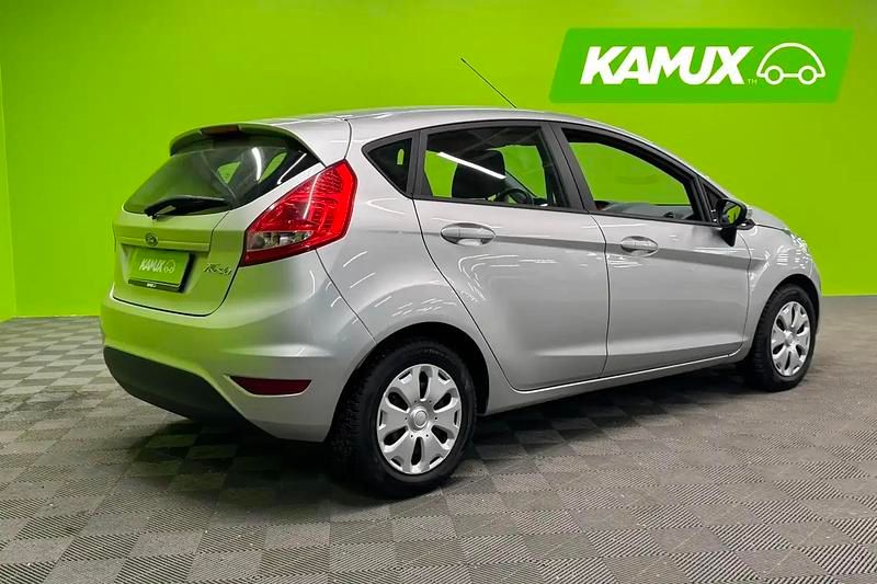 Käytetty Ford Fiesta Trend 82 HP (60 kW) 2009 Hopea / harmaa Viistoperä