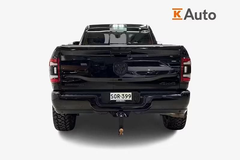 Käytetty Dodge Ram 409 HP (300 kW) 2021 Musta Nouto