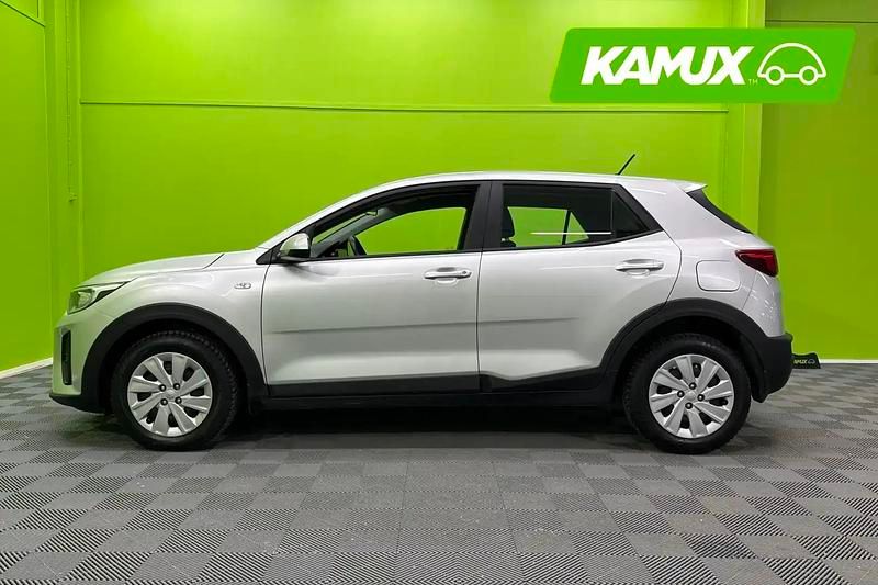 Käytetty Kia Stonic LX 101 HP (74 kW) 2024 Hopea / harmaa Katumaasturi