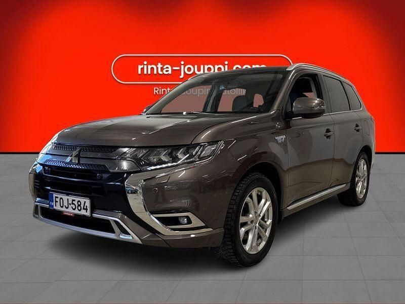 Ruskea Käytetty 2021 Mitsubishi Outlander P-HEV Active Katumaasturi | 17 490 € (Hyvä tarjous) - Kuva 1/4
