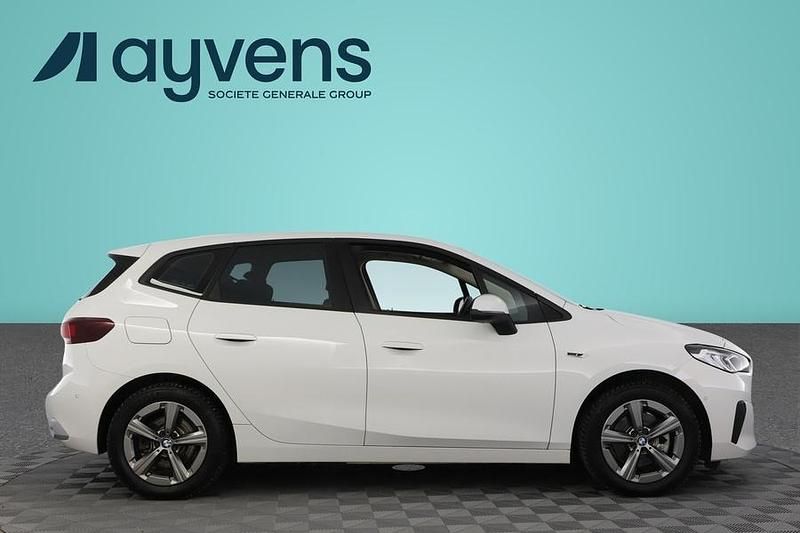 Käytetty BMW 225 Active Tourer 245 HP (180 kW) 2022 Valkoinen Tila-auto