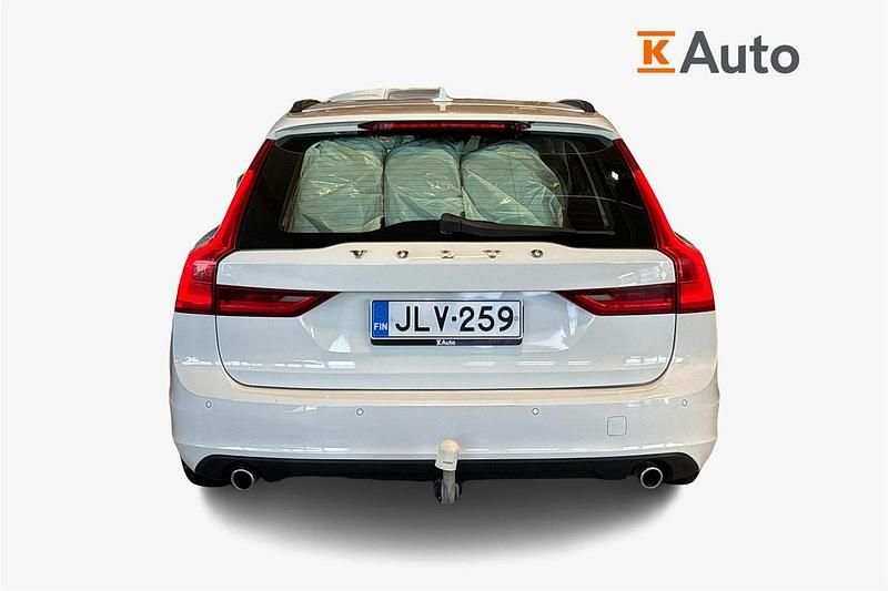 Käytetty Volvo V90 Business Edition 148 HP (108 kW) 2017 Valkoinen Farmari
