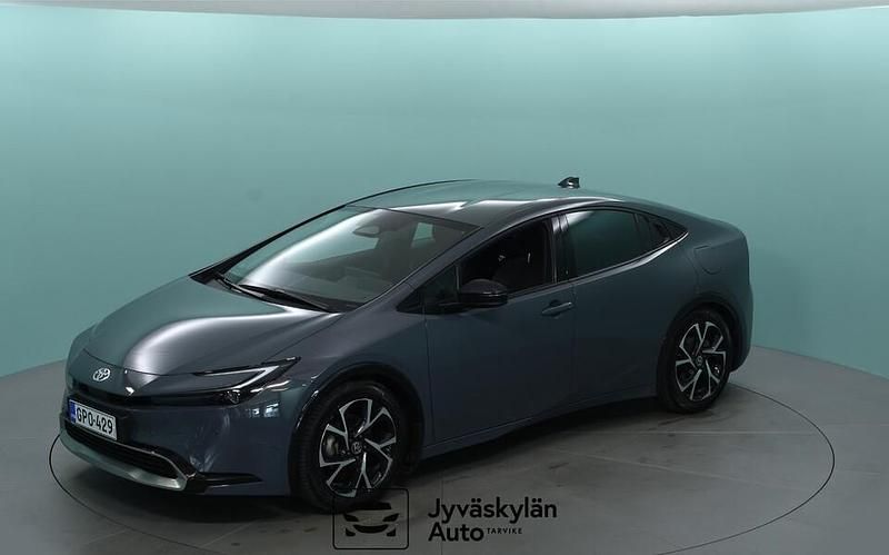 Harmaa Käytetty 2023 Toyota Prius Plug-in Hybrid Style Viistoperä | 31 900 € - Kuva 1/3
