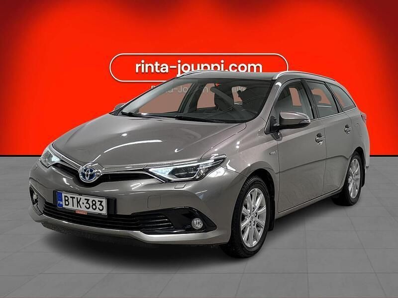 Ruskea Käytetty 2015 Toyota Auris Touring Sports Active Farmari | 13 480 € (Perustarjous) - Kuva 1/3