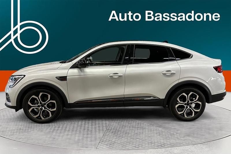 Käytetty Renault Arkana Intens 143 HP (105 kW) 2022 Katumaasturi