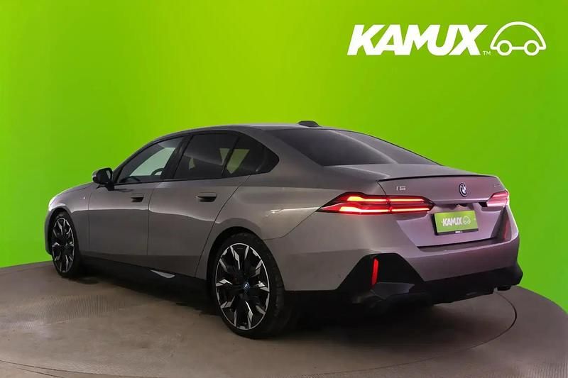 Käytetty BMW i5 M Sport 250 kW (340 HP) 2025 Hopea / harmaa Sedan