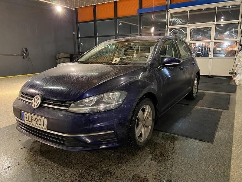 Käytetty 2017 VW Golf VII Comfortline Viistoperä | 15 580 € (Perustarjous) - Kuva 1/4