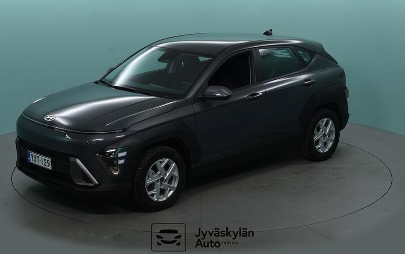 Käytetty Hyundai Kona Comfort 141 HP (103 kW) 2024 Harmaa Katumaasturi
