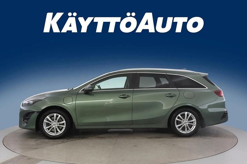 Käytetty Kia Ceed Sportswagon Premium 140 HP (102 kW) 2022 Met. vihreä Farmari