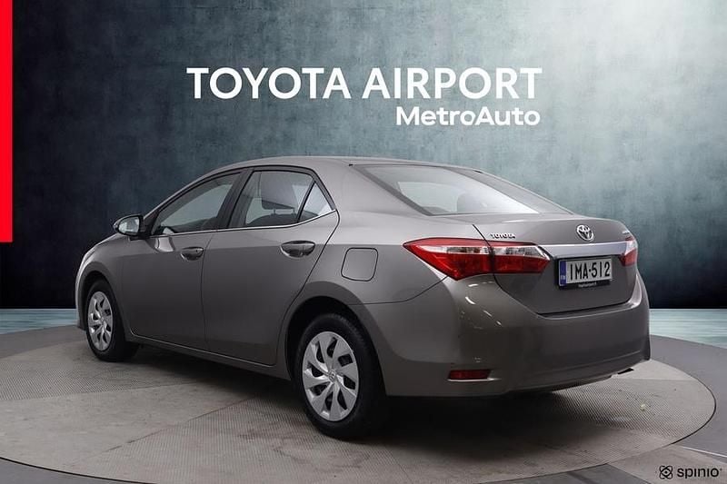 Käytetty Toyota Corolla Active 132 HP (97 kW) 2015 Ruskea (beige) Sedan