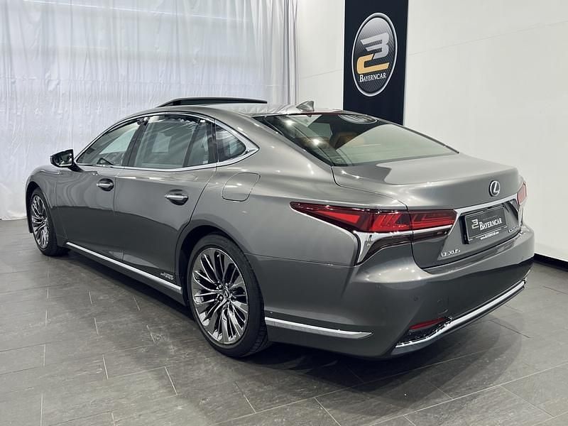 Käytetty Lexus LS500h Luxury Line 299 HP (219 kW) 2019 Sedan