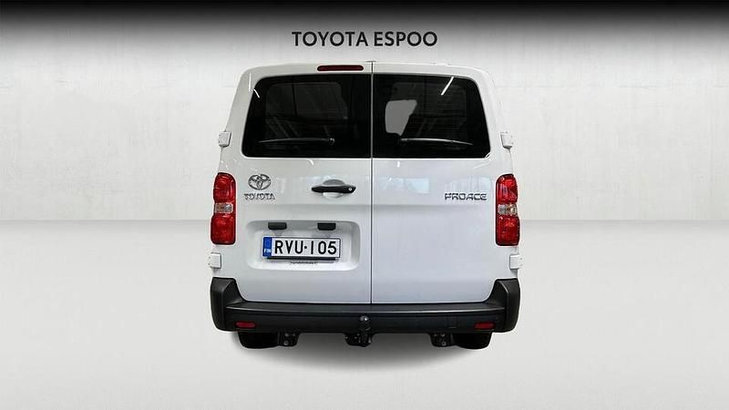 Käytetty Toyota Proace Edition 144 HP (105 kW) 2024 Valkoinen Tila-auto