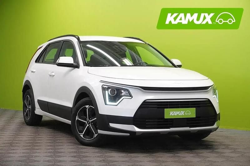 Käytetty Kia Niro Edition 7 105 HP (77 kW) 2023 Valkoinen Katumaasturi