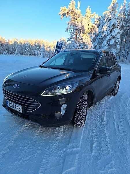 Käytetty Ford Kuga Titanium X 190 HP (139 kW) 2020 Musta Katumaasturi