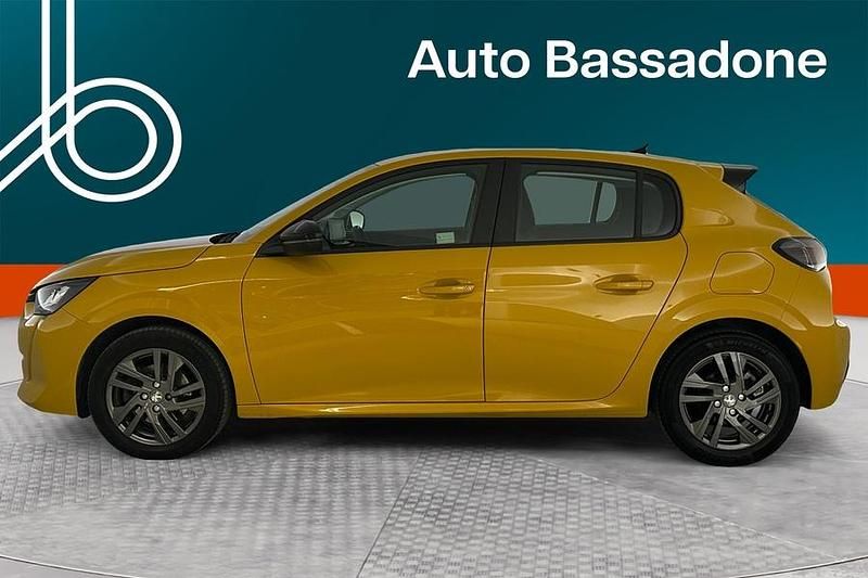 Käytetty Peugeot 208 Active 101 HP (74 kW) 2022 Viistoperä