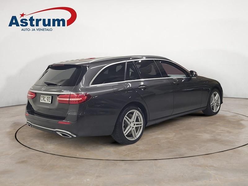 Käytetty Mercedes E300 Avantgarde 194 HP (142 kW) 2021 Harmaa Farmari