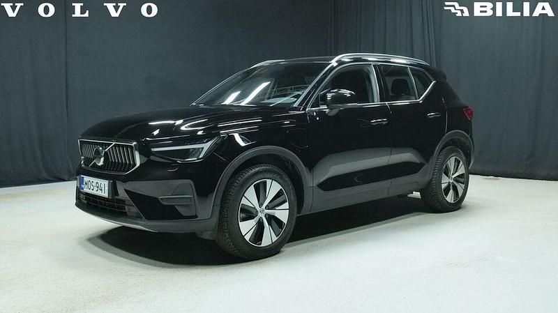 Käytetty Volvo XC40 Core 262 HP (192 kW) 2023 Katumaasturi