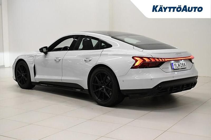 Käytetty Audi e-tron GT quattro Advanced 475 kW (647 HP) 2022 Harmaa Sedan