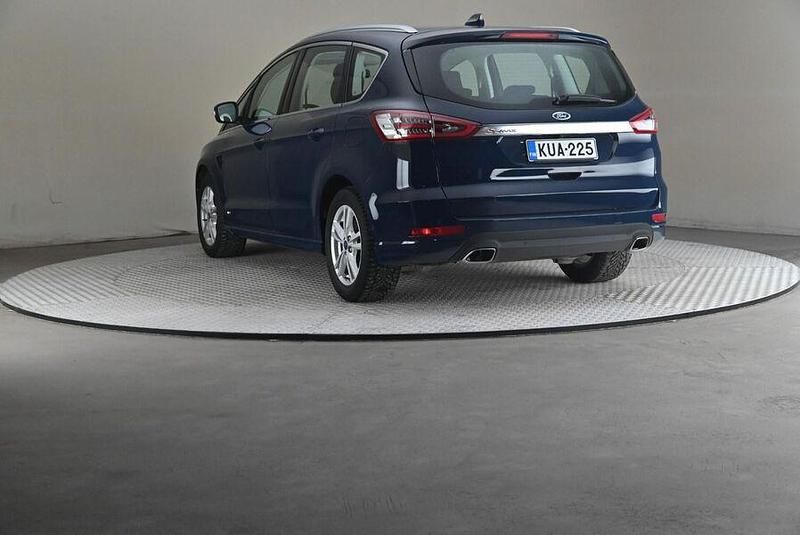 Käytetty Ford S-MAX Titanium 190 HP (139 kW) 2021 Tila-auto