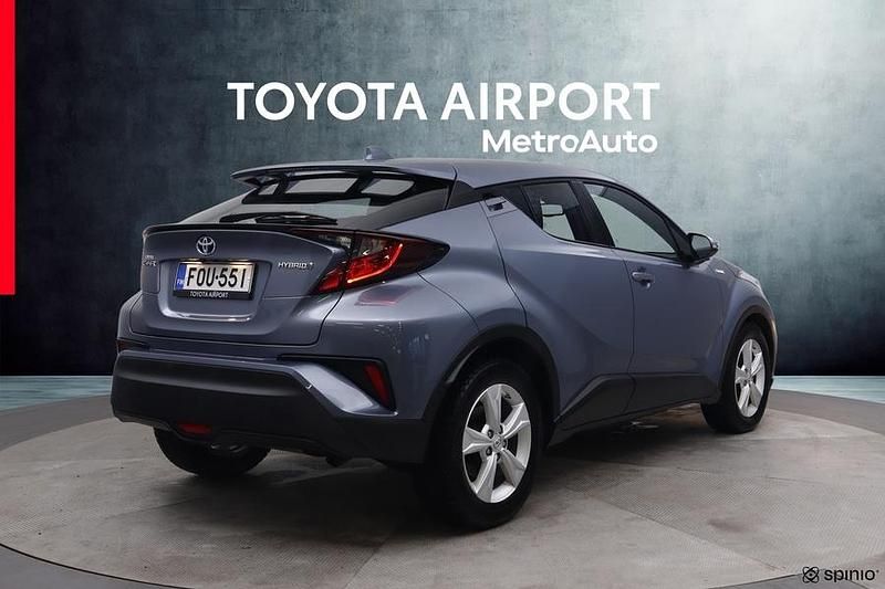 Käytetty Toyota C-HR Active 122 HP (89 kW) 2022 Hopea Katumaasturi