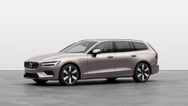 Käytetty Volvo V60 Momentum 476 HP (350 kW) 2020 Farmari